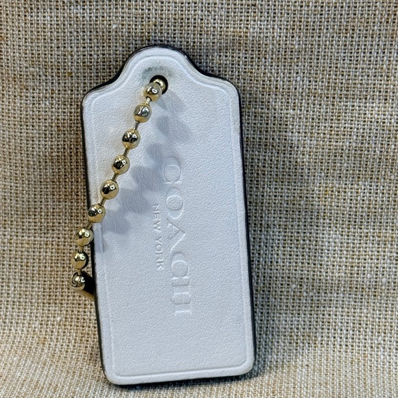 Coach Cream/Off white Leather Hang Tag - Picture 1 of 3